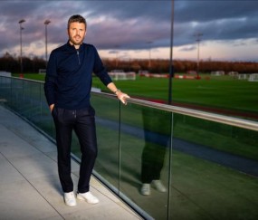 体育直播-林良锋：卡里克看守进欧冠？曼联春秋大梦还不醒！