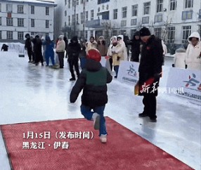 开球体育app-“打出溜滑”火出圈！网友：东北人的胯骨轴自带稳定系统