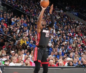 开云体育在直播-两战73分无力回天 巴特勒再次扮演孤胆英雄