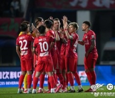 河南俱乐部酒祖杜康2-3青岛西海岸 卡多索传射、阿奇姆彭破门