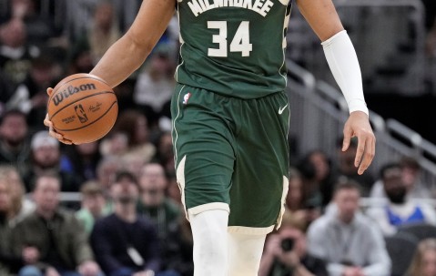 开云官网-字母想复出！哈队：他到底在搞啥 雄鹿和他好聚好散没啥大不了的