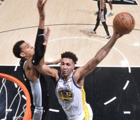 大帽字母+隔扣文班 起伏赛季勇士挖掘出内线宝藏