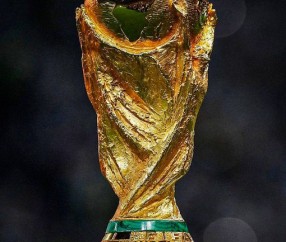 足球赛事-世界杯新规：换人限时10秒、VAR可回看黄牌角球|界外球|视频助理裁判|球员|酌情处理|裁判_新浪体育_新浪新闻