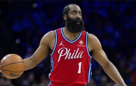 体育直播-蜜月期已结束？哈登末节仅出手2次 里弗斯主动揽责